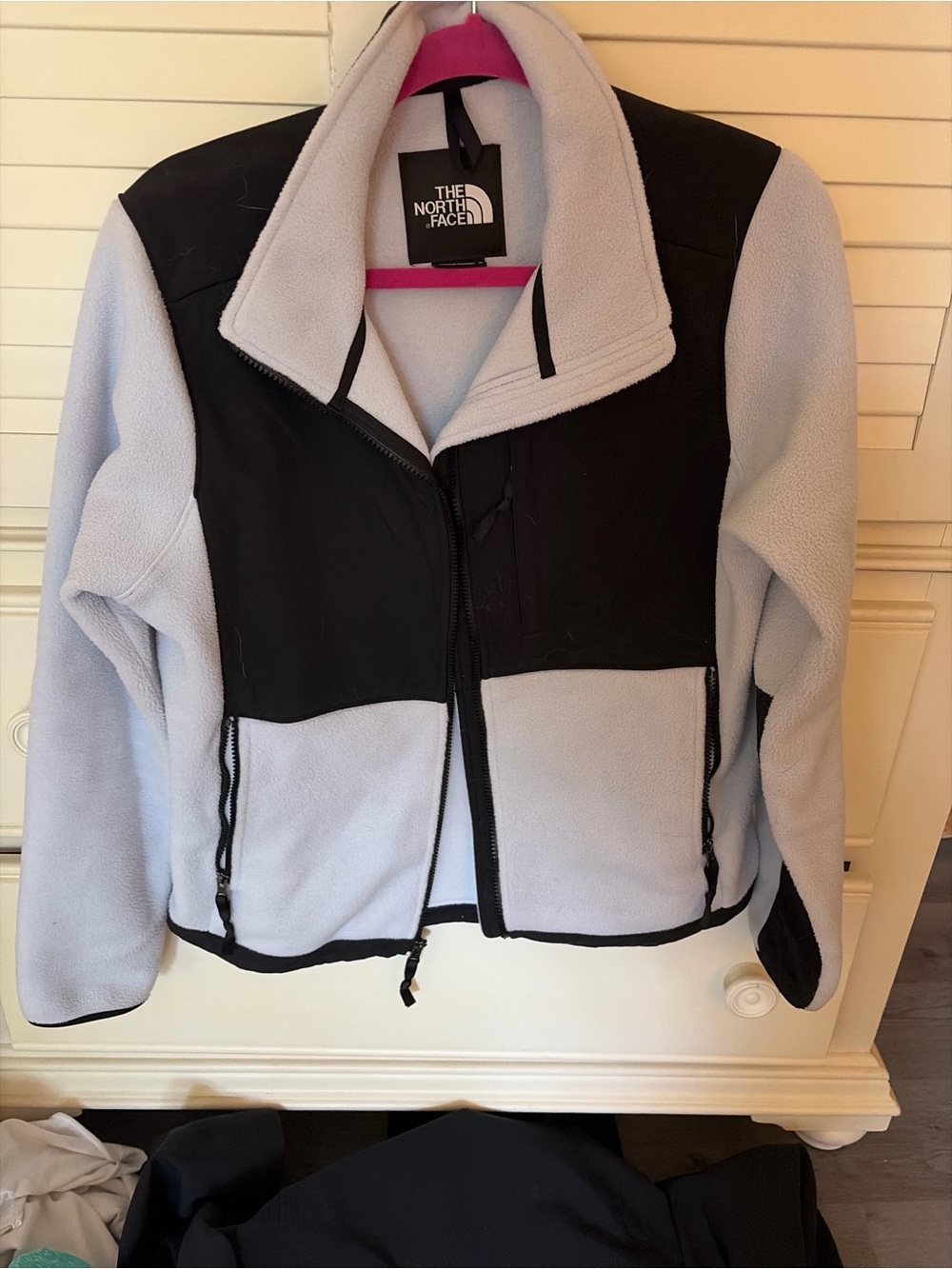 Women’s medium north face fleece jacket